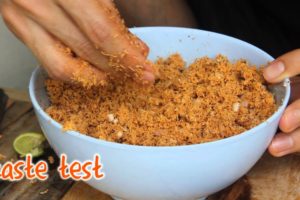 Sri Lankan Food Adventure (Pol Sambol Recipe)