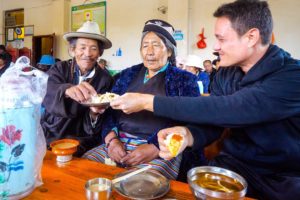 Street Food in Tibet - ULTIMATE TIBETAN FOOD TOUR + Amazing Potala Palace in Lhasa!