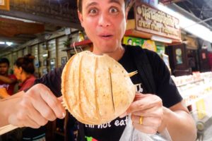 Thai Chinese Street Food - HEAD SIZED MEAT BALLS at 100-Year Sam Chuk Market! | ลูกชิ้นยักษ์