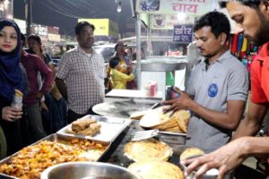 We Must Salute Them -They Are Dumb But Hard Working Bro - EGG ROLL @ 20 rs - Street Food Lucknow