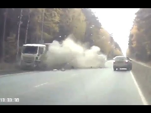 Horrific Truck Crash Compilation 2016