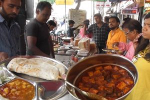 Lachha Paratha @ 10 rs - Litti Chokha @ 11 rs - Kolkata The Heaven of Street Food