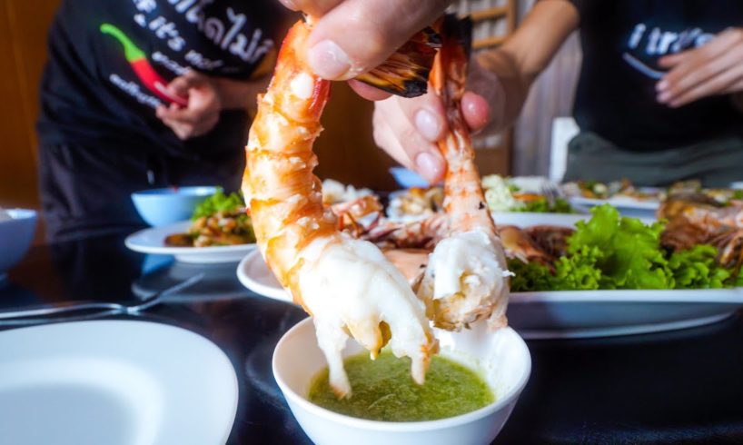 Seafood Thailand - GIANT TIGER SHRIMP at 1 Table Restaurant in Bangkok!