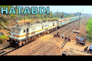 BIKE crushed by SHATABDI EXPRESS Train ?  ACCIDENT AVERTED | SRC WAP7 | Puri Howrah Shatabdi Express
