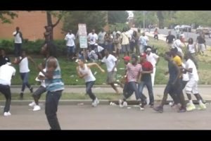 Craziest Fights/Brawls in the Hood of All Time #1