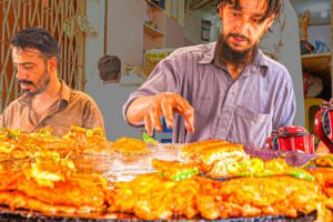 EXTREME Street Food in Pakistan - Super FAST + ANGRY Ninja BURGER - ULTIMATE Karachi BURGER Tour!!!