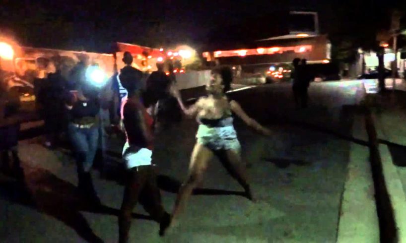 Ghetto hood fight - Women fight in street