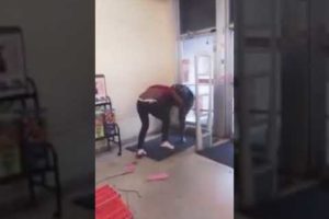 Hood Fight In Indianapolis Family Dollar