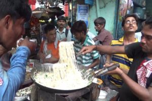 Independent Hard Worker - Noodles with Chili Chicken - Best Place to Eat - Kolkata Street Food