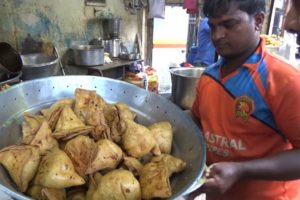 It's a Snacks time in Mumbai Street -1 Big Samosa @ 10 rs -  Indian Street Food