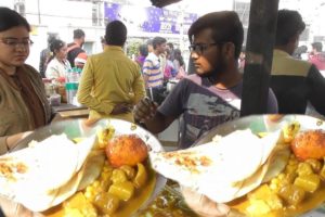 Cheap Railway Platform Breakfast - 2 Paratha with Potato Soybean Curry @ 10 rs ( $ 0 14 )  Only