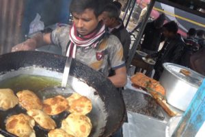 It's a Breakfast Time in Siliguri - 4 Puri with Curry @ 20 rs - Indian Street Food