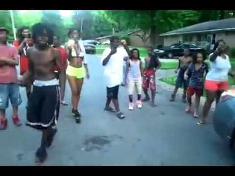 STRAIGHT UP HOOD FIGHT (2014)