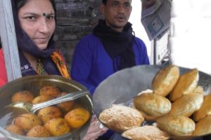 Bengali Husband Wife Working together to maintain their family - 3 Piece Dal Puri @ 10 rs Only