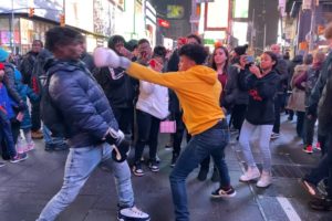 Boxer vs Strangers BOXING FIGHT (NYC TIME SQUARE)?