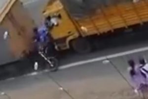 CCTV live accident footage from India: multiple vehicle pileup with lucky escape for bike-riders