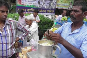 Kolkata Masala Muri on Street | Indian Street Food | Huge Selling Common Food India