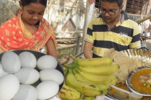 Mehanati Husband Wife Working from Morning 8 to Evening 5 - 2 Roti with Curry @ 10 rs