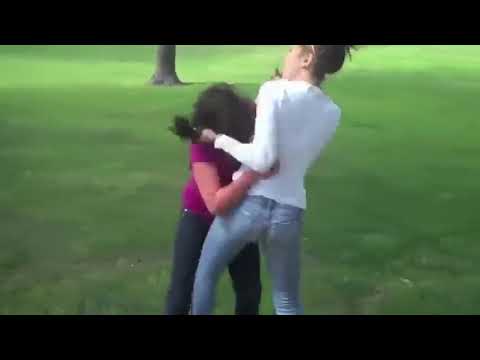 girls fighting