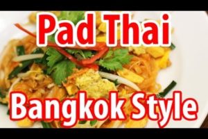 Pad Thai Thip Samai in Bangkok (ผัดไทยประตูผี)