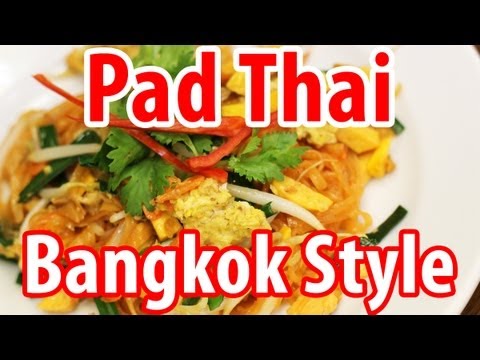 Pad Thai Thip Samai in Bangkok (ผัดไทยประตูผี)