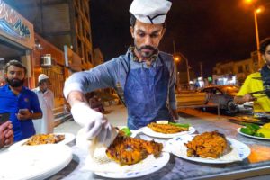 Street Food Balochistan!! ?️ SPICY CHICKEN CHEF + Visiting MARS in Chabahar, Iran!