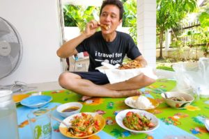 Thai Street Food - ? MOTORBIKE DELIVERY at Home in Bangkok, Thailand ?