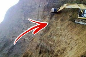 Top 10 Amazing Excavator Skills You MUST SEE