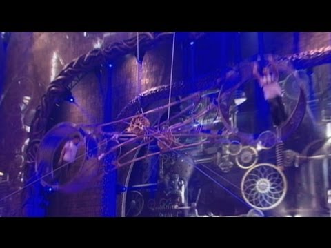 Cirque Du Soleil Performer Survives Fall from 'Wheel of Death'