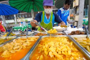 $1 Curry Dinner!! Night Market STREET FOOD Tour! | Trang (ตรัง), Thailand