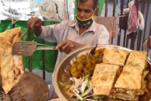 Best Mughlai Paratha Kaka ​| Price @ 40 rs plate | Indian Street Food