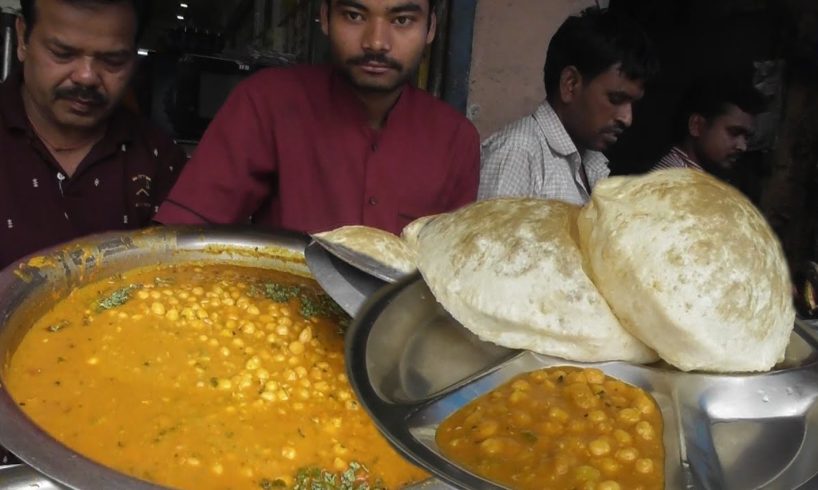 Best Place to Eat Chole Bhature @ 80 rs Plate - Ranchi Street Food