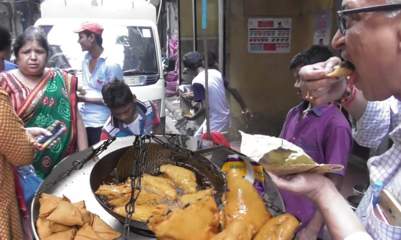 Big Size Garam Singara (Samosa) 7 Rs & Sandwich 8 Rs Per Piece | Bora Bazar Kolkata Street Food