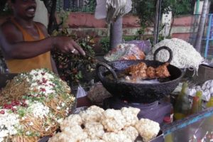 Crispy Chicken Pakora in Indian Street | Nice Tasty Street Food India Kolkata 2017