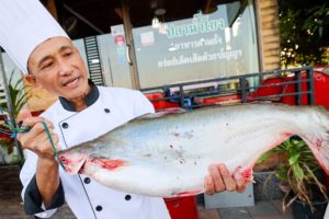 Eating GIANT RIVER FISH!! ?️ Spicy Thai Food with Mekong River Chef! ?‍?