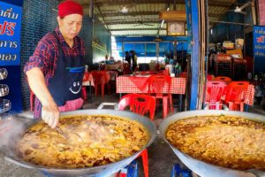 Extreme Thai Street Food - JACUZZI MEAT PARADISE! | Hat Yai (หาดใหญ่), Thailand