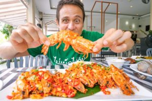 Giant FRIED GARLIC SHRIMP!!! Best Food From The DEEP Sea!