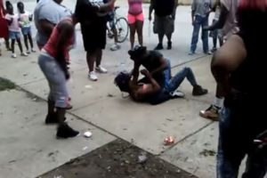Girls Fighting In Baltimore Latrobe Projects By The Jail Hood Fights