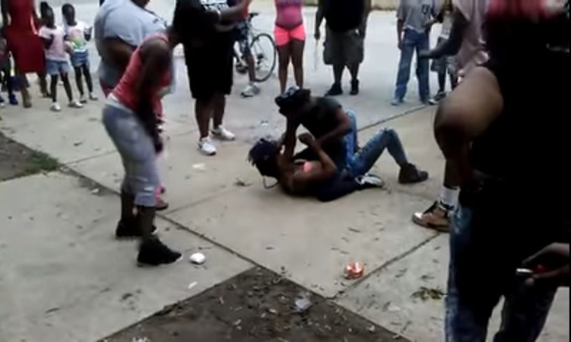 Girls Fighting In Baltimore Latrobe Projects By The Jail Hood Fights