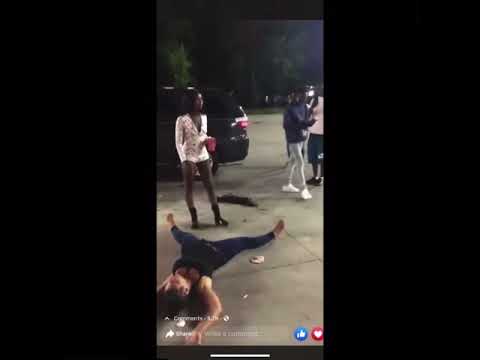 [HOOD FIGHT]They fought at the gas station ?‍?