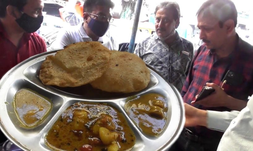 Hats Off to This Man ( Ex HDFC Bank Employee ) - Selling Street Food - 5 Puri @ 30 rs Only