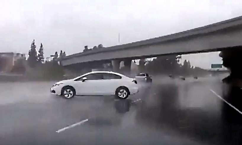 Hydroplaning car crashes on Dashcam - Driving in rain