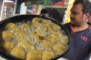 Indian People Start Breakfast with Dhuska - Ranchi Street Food