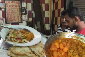 It's A Kolkata Street Paratha | 3 Piece with Alur Dum @ 20 RS Plate | Indian Street Food