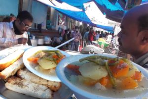 It's A Tiffin Time in Kolkata Street | Chicken Soup with Bread Toast 50 Rs | Indian Street Food