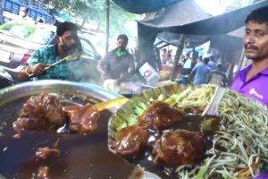 It's a Chinese Lunch Time in Kolkata | Veg Noodles with Chili Chicken @ 40 rs plate