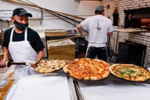 Pizza Tour - ULTIMATE PIZZA PARADISE!! ? Zuppardi’s + Frank Pepe in New Haven!