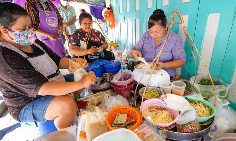 Rare Street Food for Breakfast - ICE CUBE RICE + Coconut Milk Noodles!!