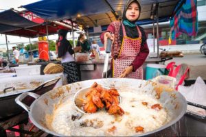 Street Food FRIED CHICKEN!! ? The Ultimate Thai Fried Chicken Tour!! | Hat Yai, Thailand