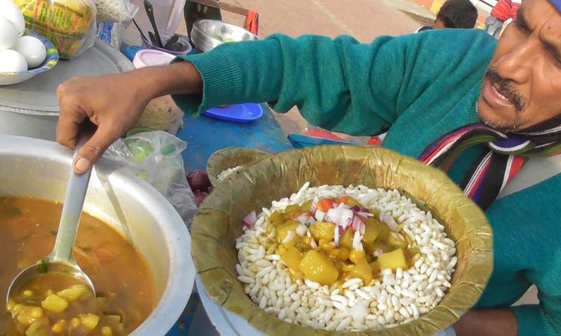 The Hard Working Middle Age Man | Muri Ghugni (Puffed Rice with Curry) @ 20 rs plate